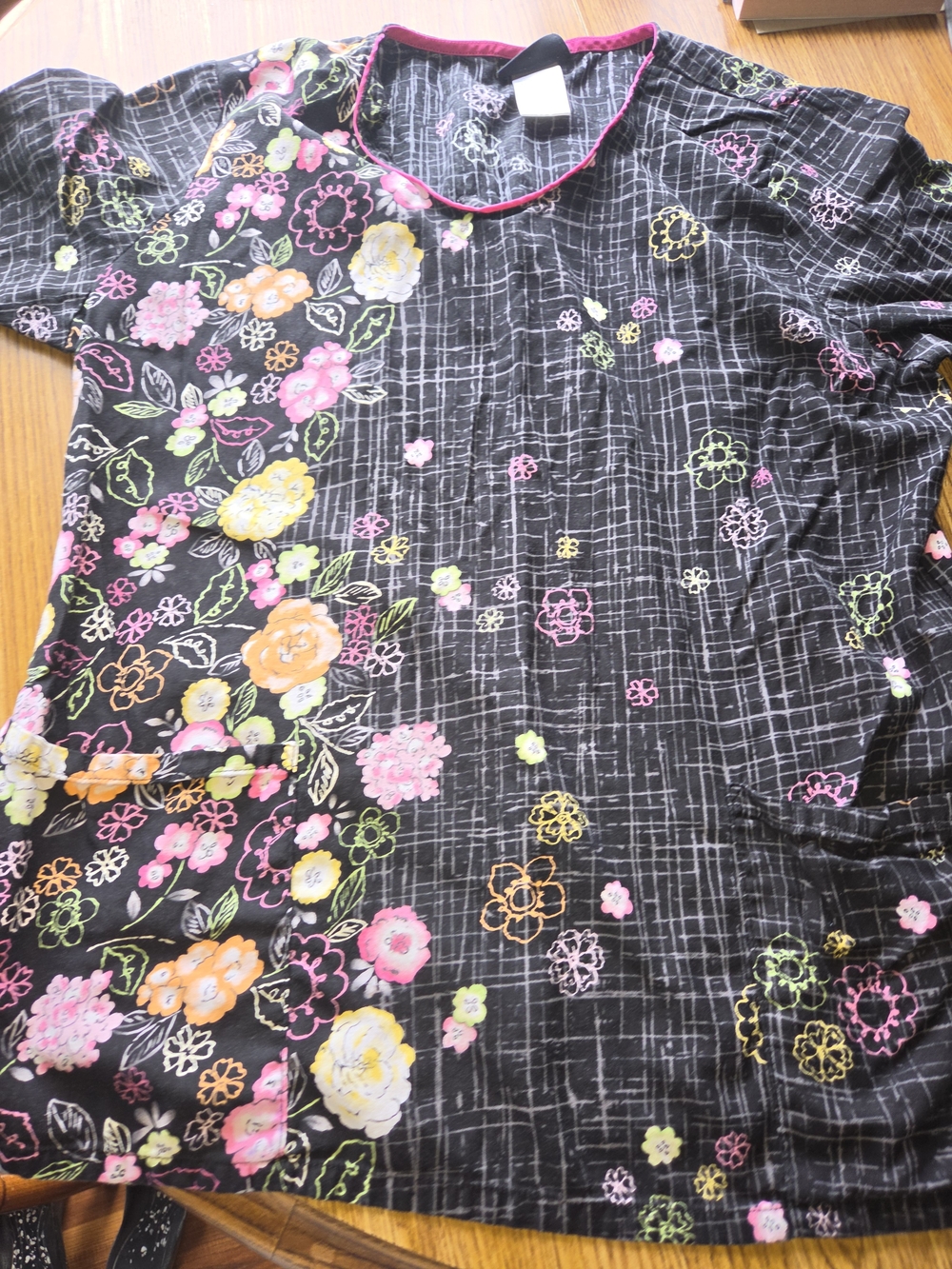 Black & Pink Women's Sleep Top - Picture 3 of 5